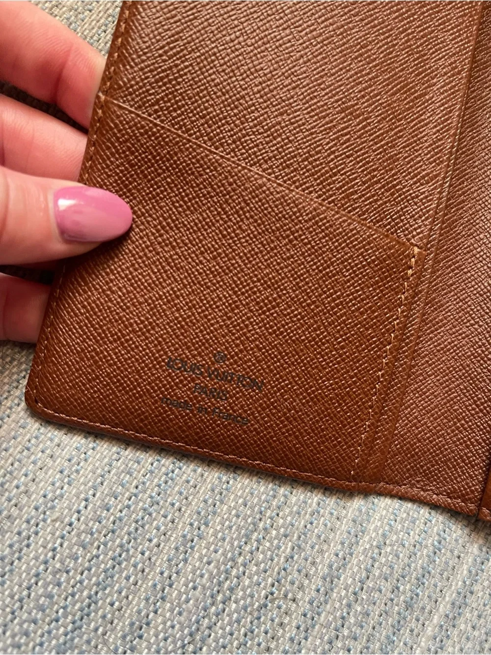 Louis Vuitton Brazza Wallet (unisex)